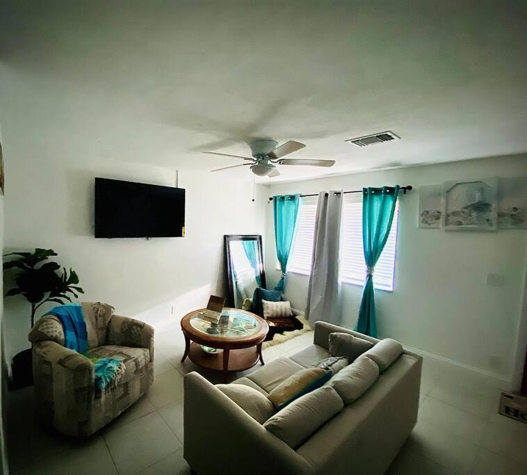 Villa Cheerful 1-Bed On Oakland Park Fl Fort Lauderdale Exterior foto